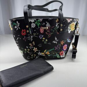 Black tote bag